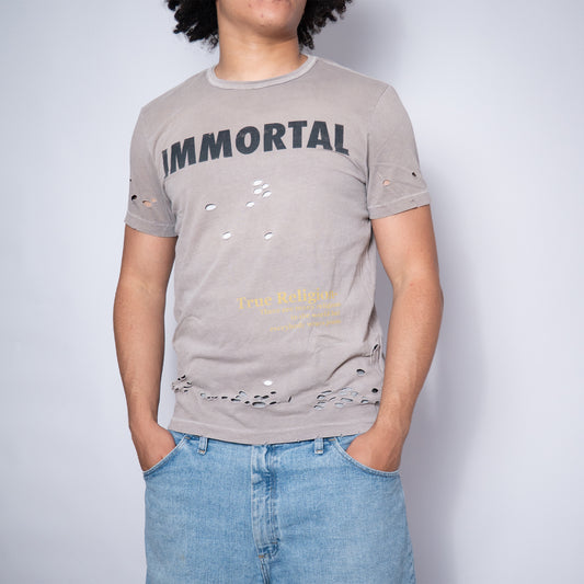 True Religion "IMMORTAL" Destroyed T-Shirt – Bold Streetstyle Statement - Größe M